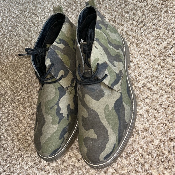 Forever 21 Other - Men’s Black/Green Camo Dress Shoes - Forever 21 Men - Size 9